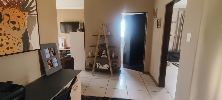 4 Bedroom Property for Sale in Tlhabane West North West